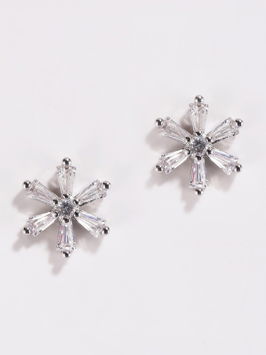 

XPNSV Silver-Plated Contemporary Studs Earrings