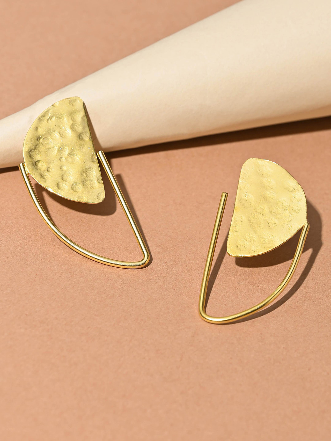 

XPNSV Gold-Plated Contemporary Drop Earrings
