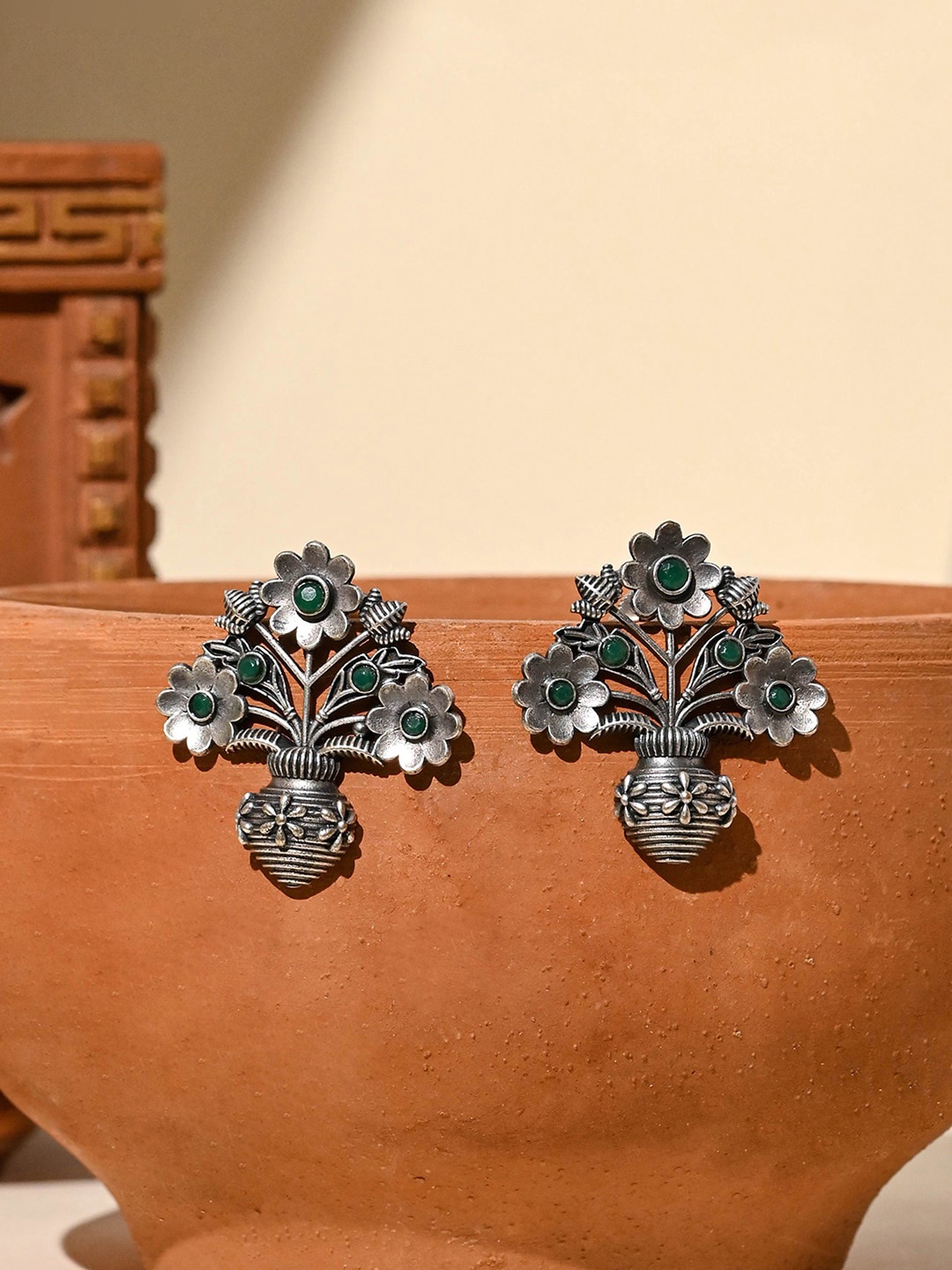 

XPNSV Silver-Plated Oxidized Contemporary Studs Earrings