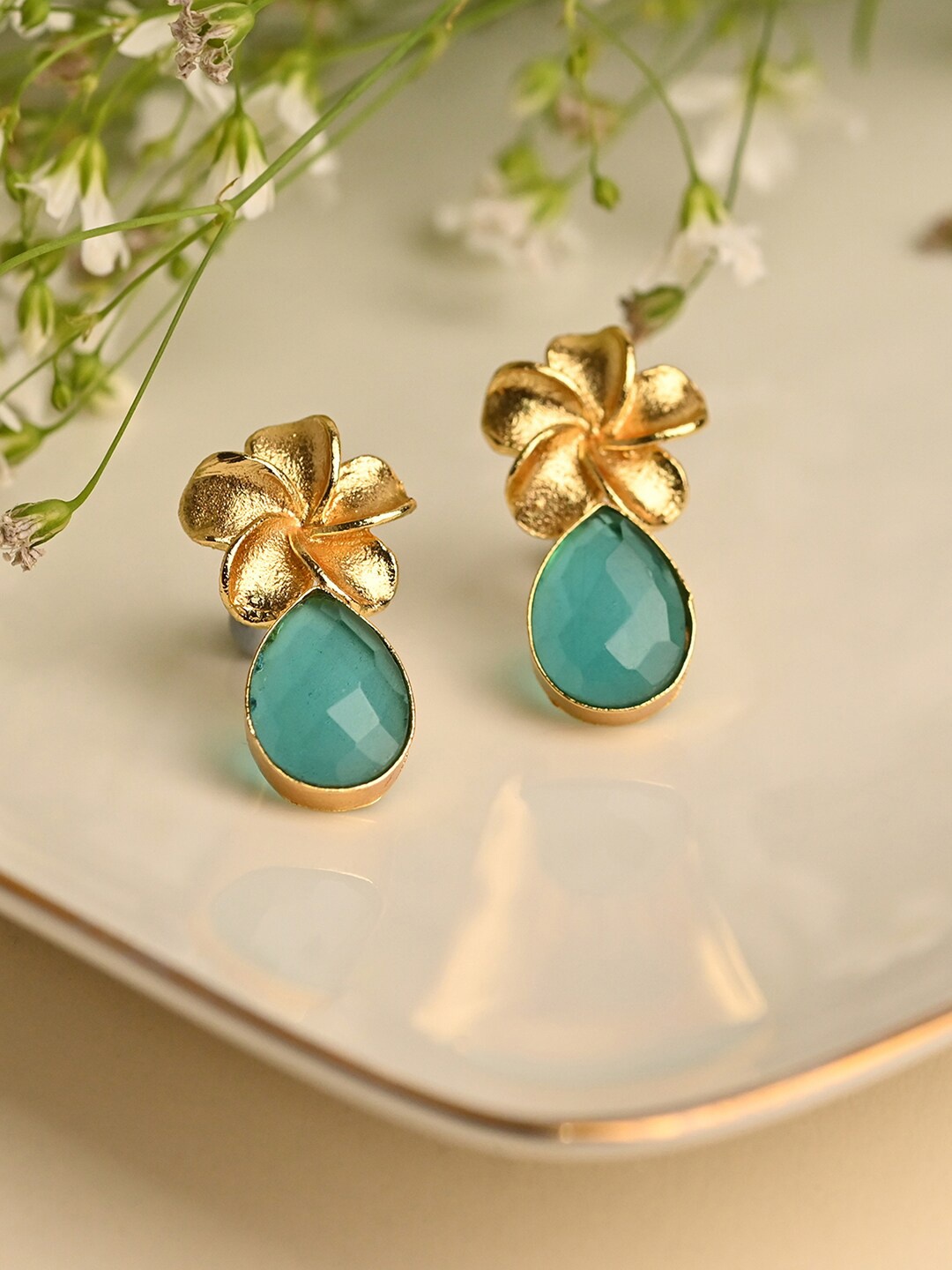 

XPNSV Gold-Plated Contemporary Studs Earrings
