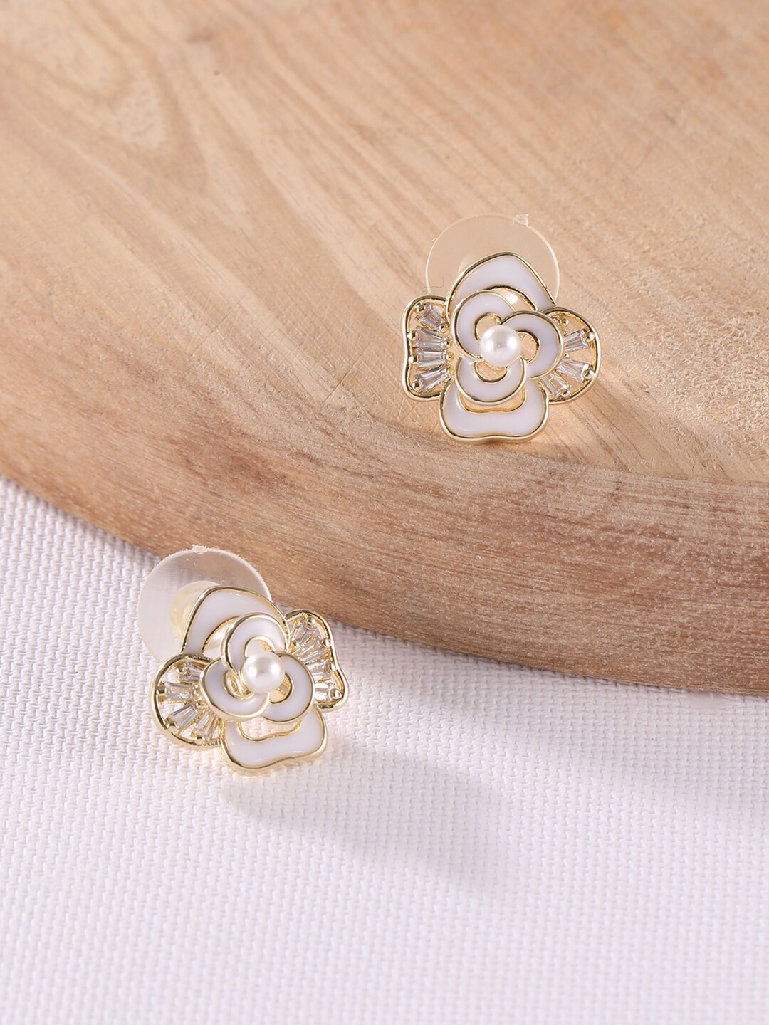 

XPNSV Gold-Plated Contemporary Studs Earrings