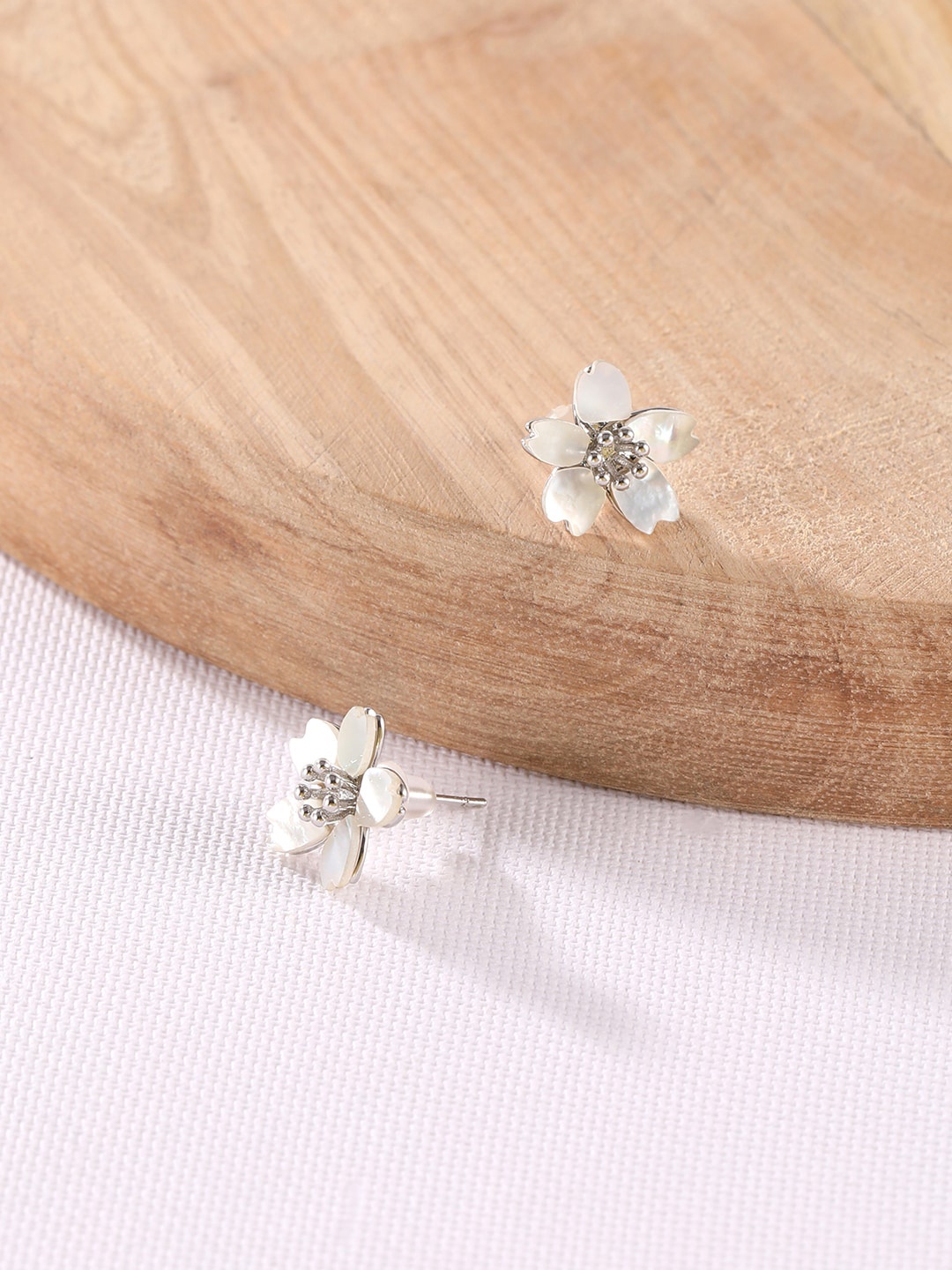 

XPNSV Silver-Plated Contemporary Studs Earrings