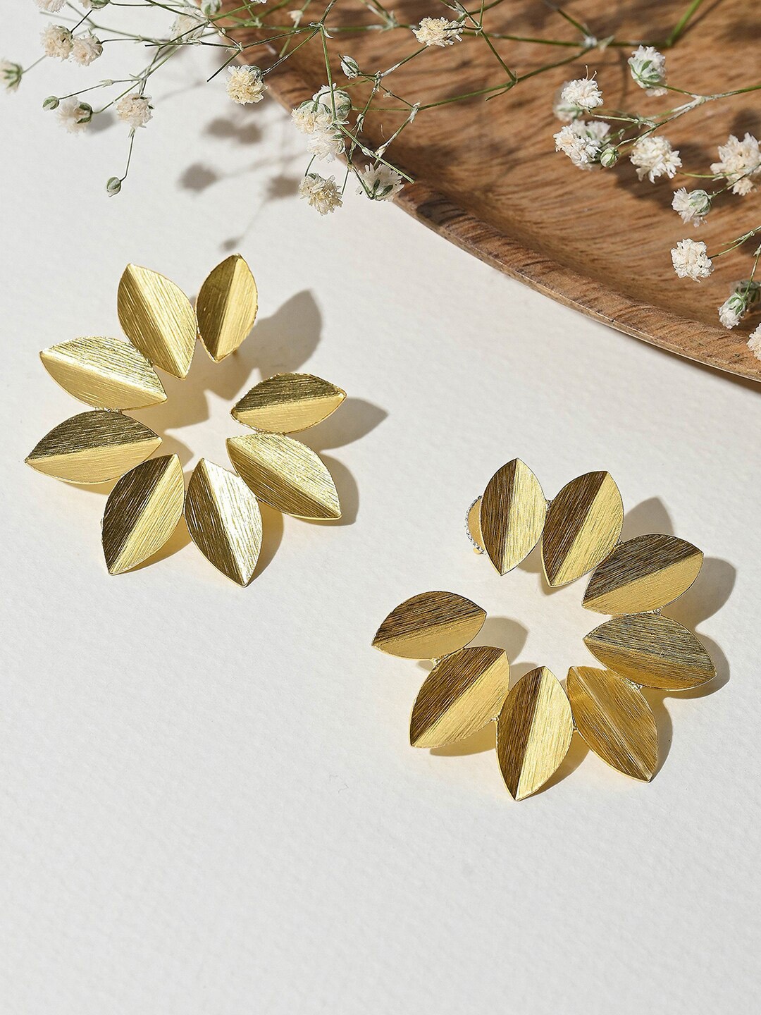 

XPNSV Gold-Plated Floral Studs Earrings