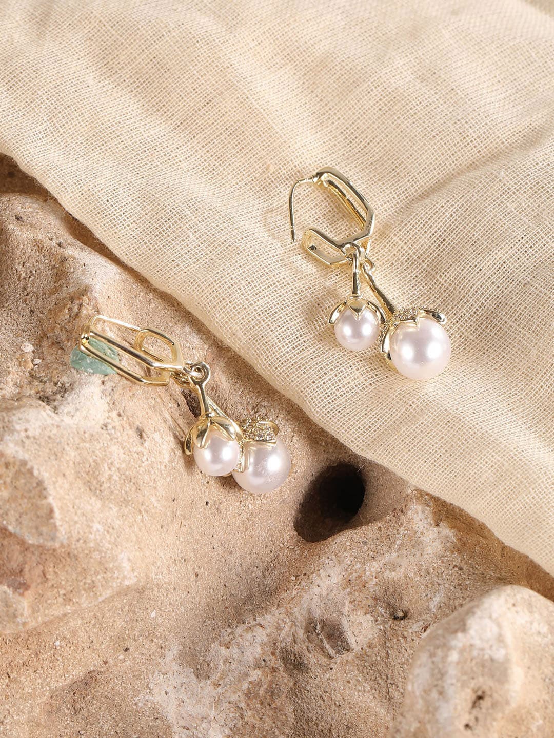

XPNSV Gold-Plated Contemporary Drop Earrings