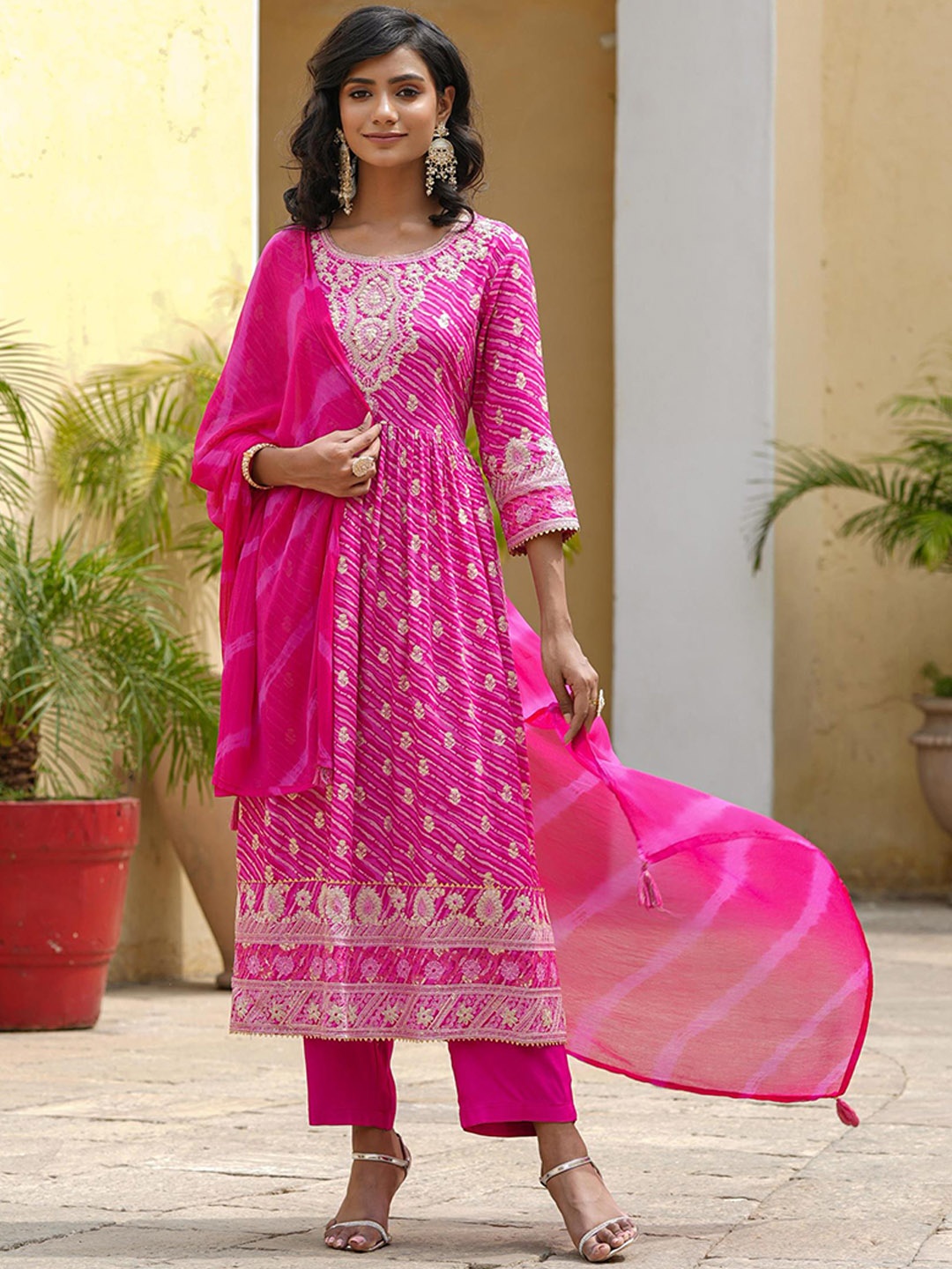 

SCAKHI Leheriya Printed Thread Work Pleated Kurta with Trousers & With Dupatta, Pink