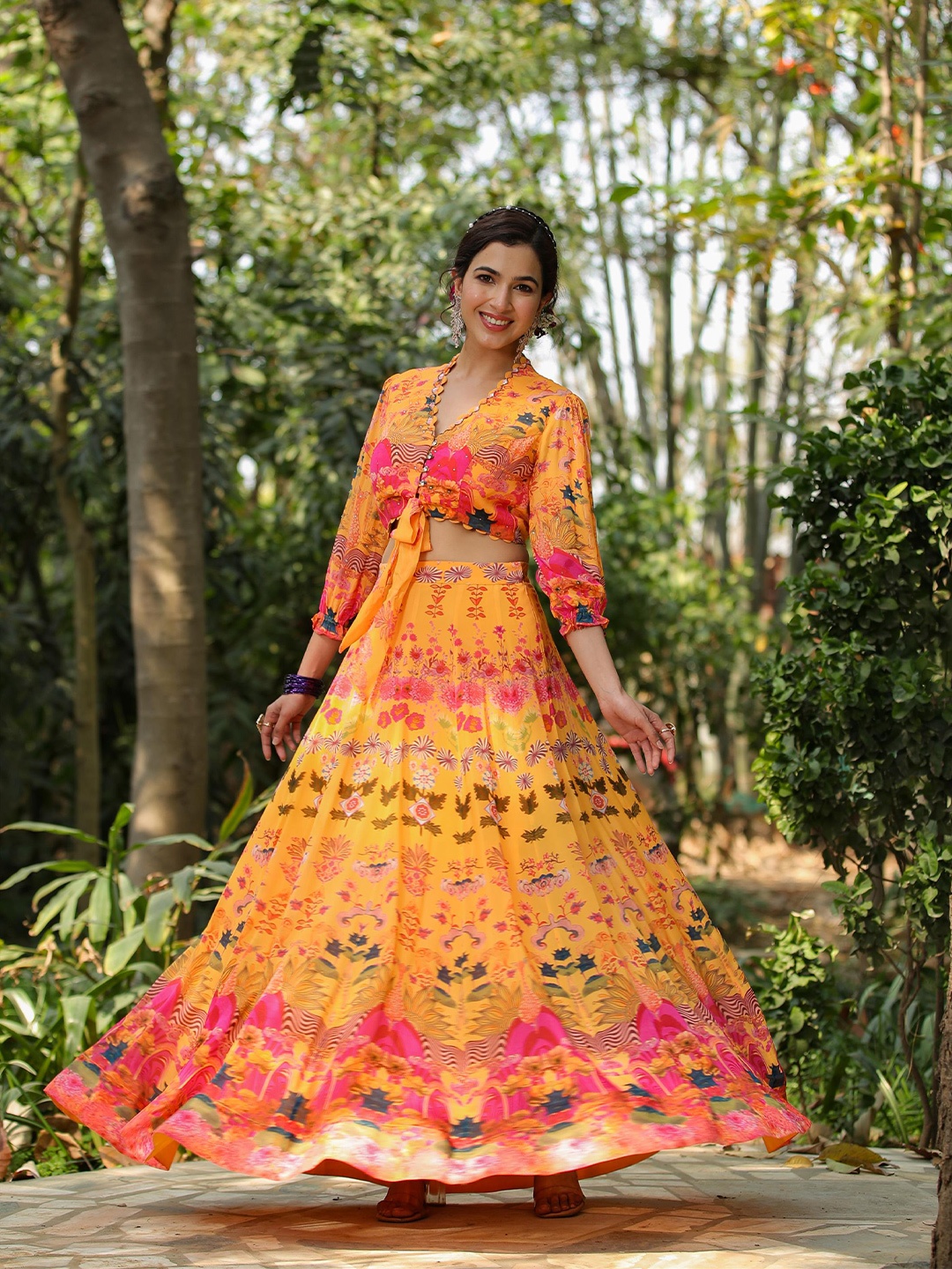 

SCAKHI Women Ethnic Motifs Printed Knotted Top with Skirt, Yellow
