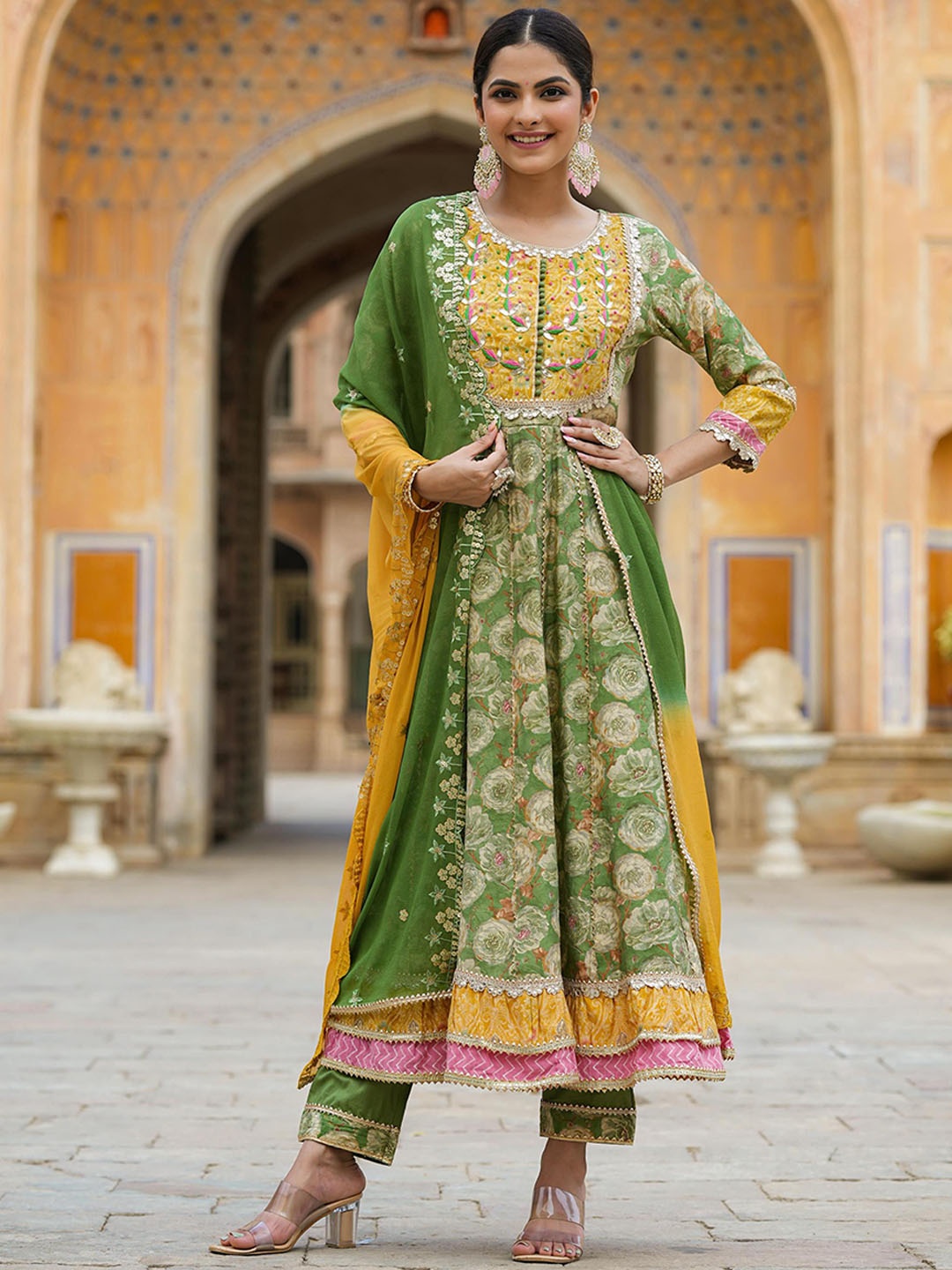 

SCAKHI Floral Printed Regular Gotta Patti Kurta with Trousers & With Dupatta, Green