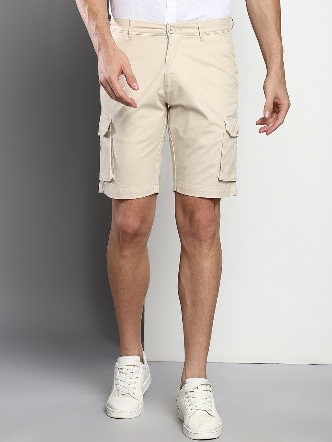 

Dennis Lingo Men Slim Fit Mid-Rise Cargo Shorts, Cream
