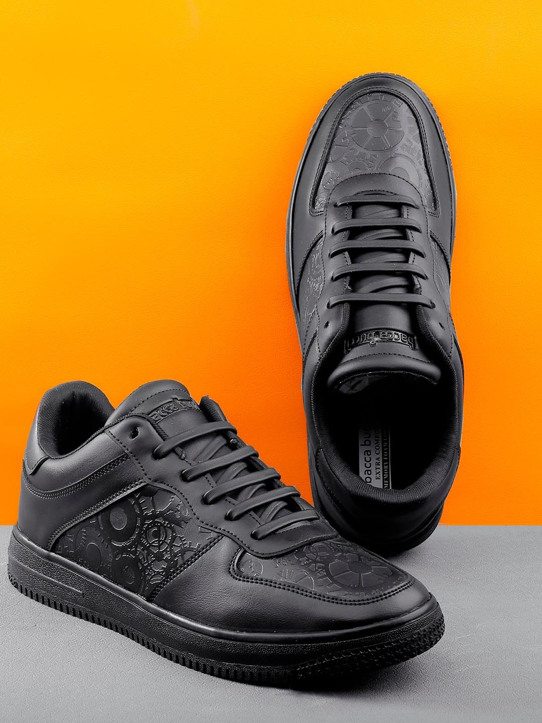 

bacca bucci Men Textured Sneakers, Black