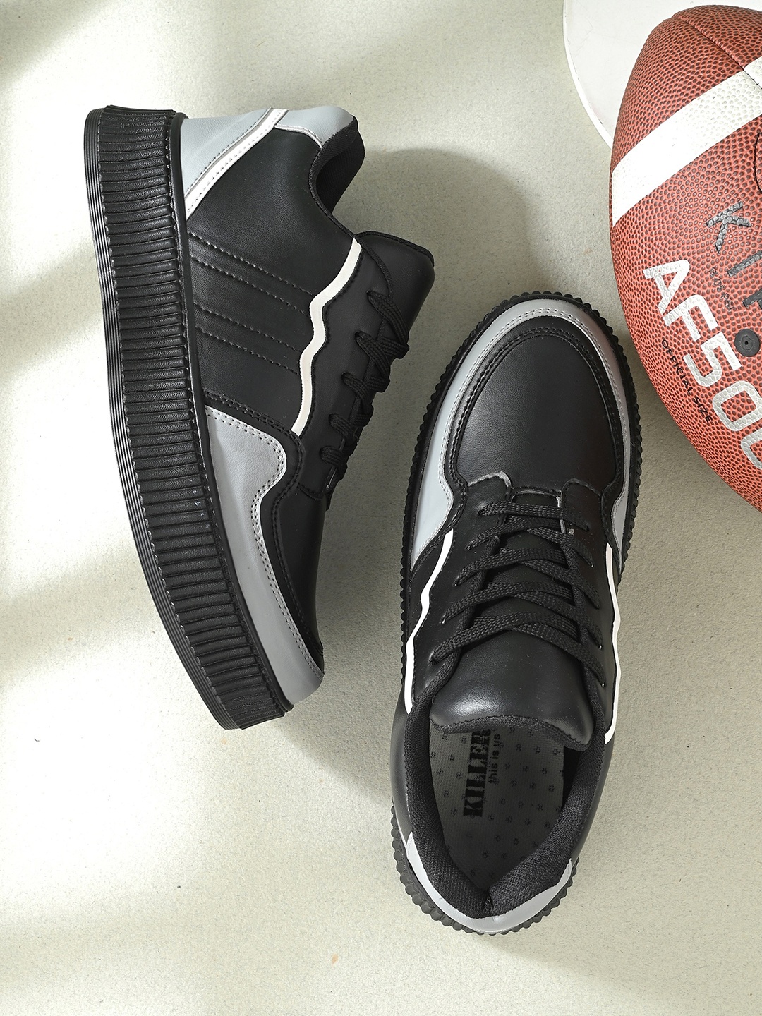 

Killer Men Colourblocked Lightweight Sneakers, Black