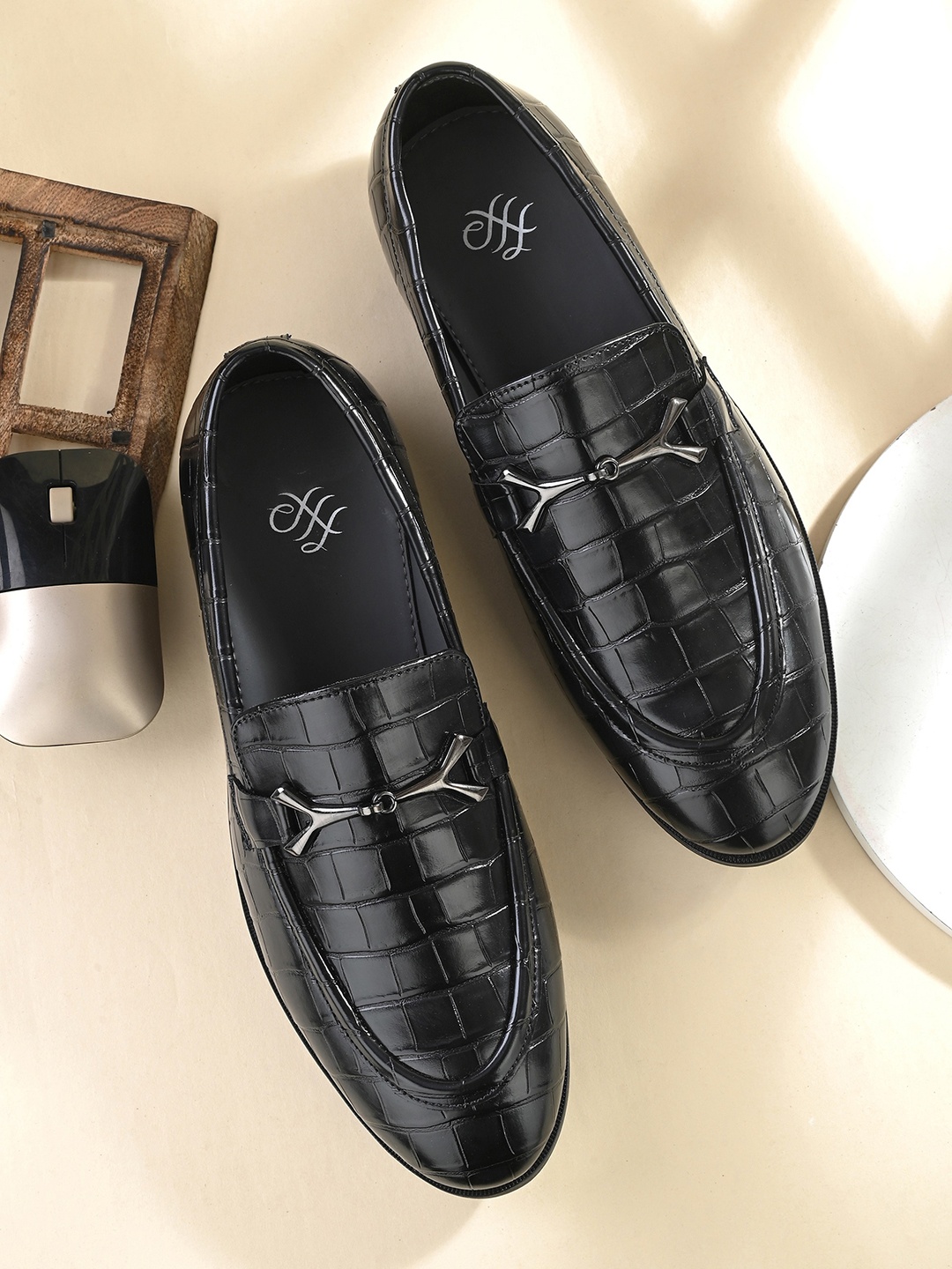 

House of Pataudi Men Textured Formal Loafers, Black