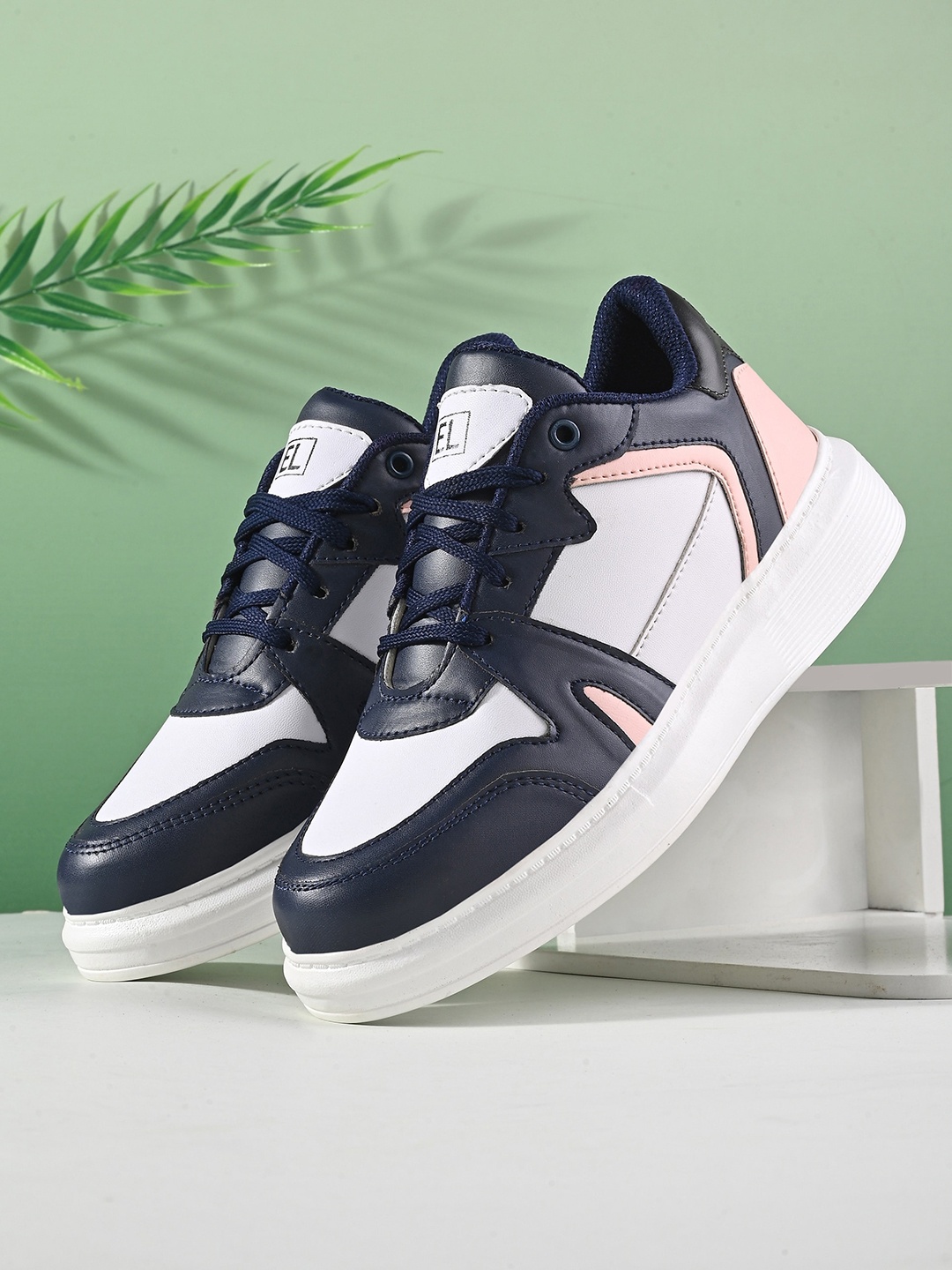 

El Paso Women Colourblocked Lightweight Sneakers, Navy blue