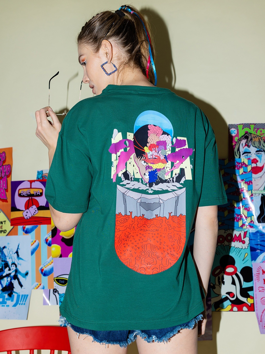 

Stylecast X Hersheinbox Green Graphic Printed Oversize Fit Pure Cotton T-shirt