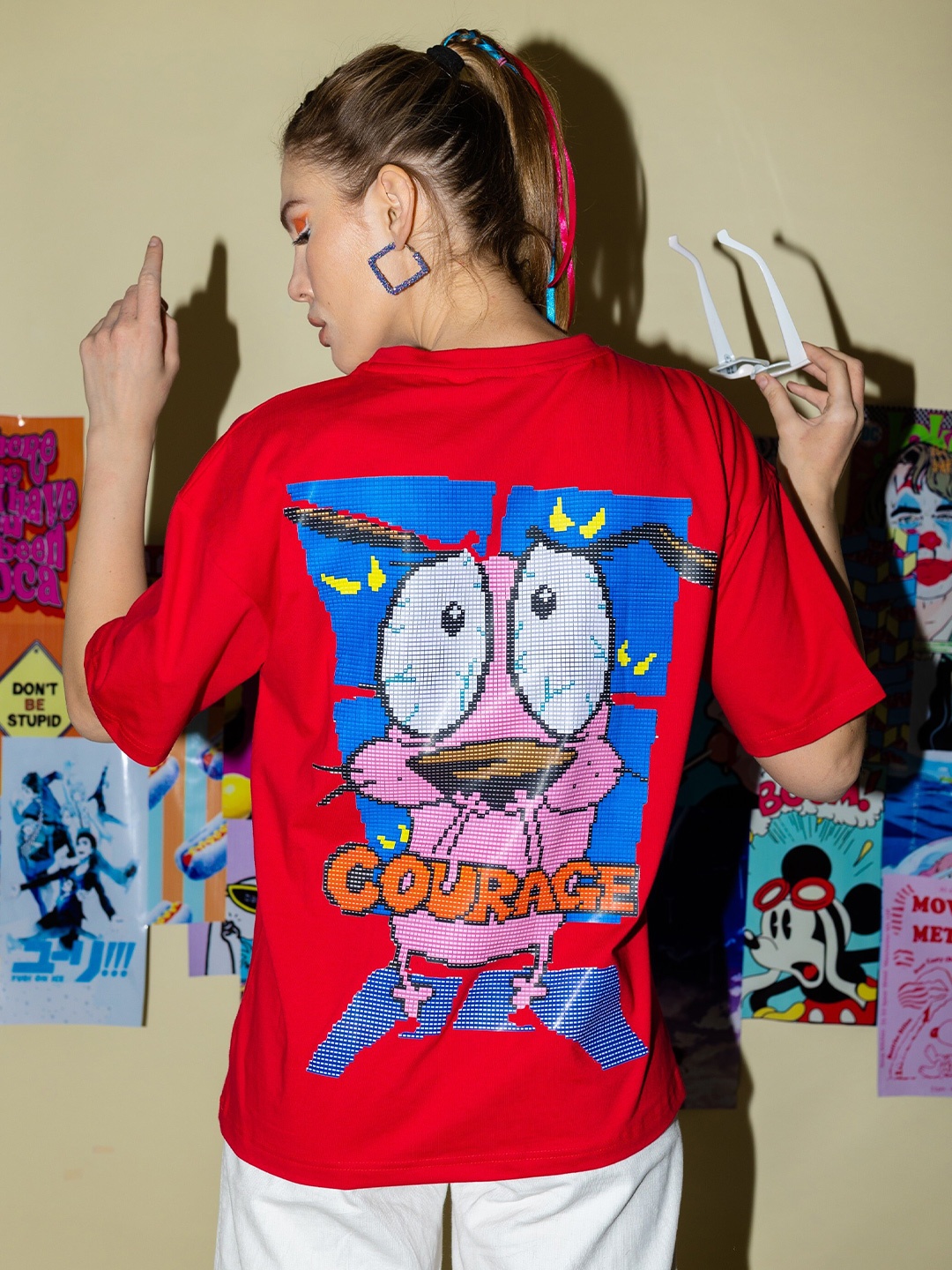 

Stylecast X Hersheinbox Red Graphic Printed Boxy Cotton T-shirt