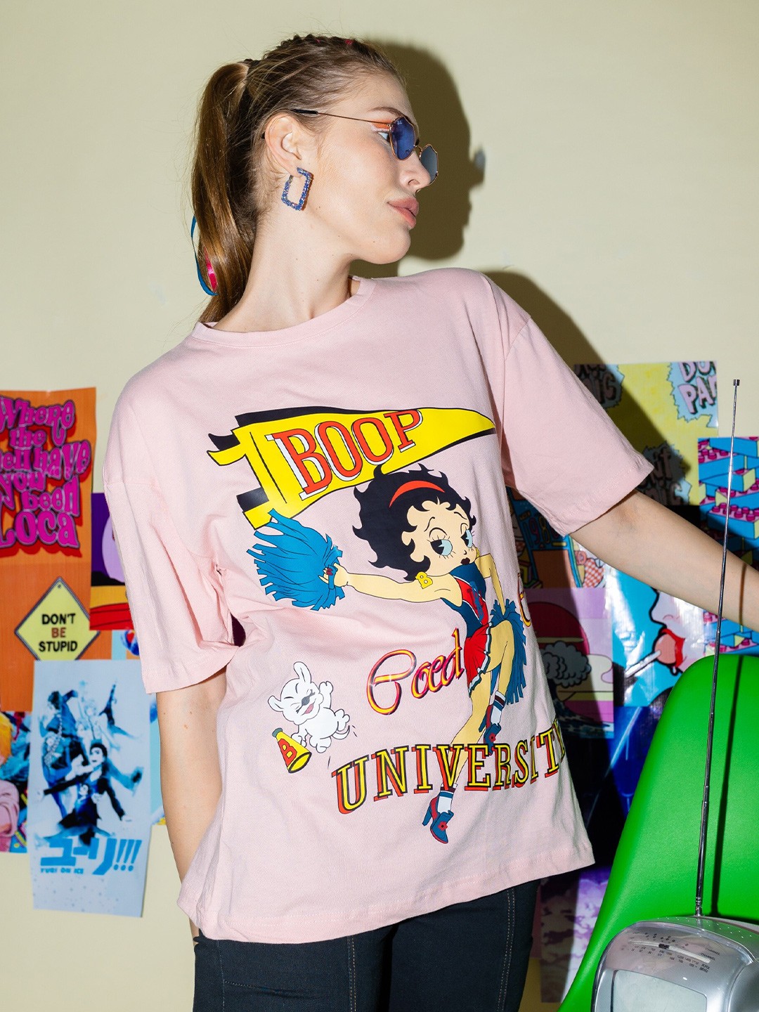 

Stylecast X Hersheinbox Peach Graphic Printed Boxy Cotton T-shirt