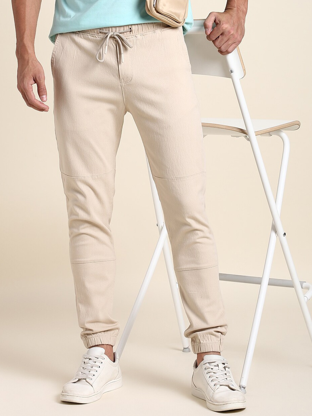 

Dennis Lingo Men Mid-Rise Regular Fit Jogger Trousers, Off white
