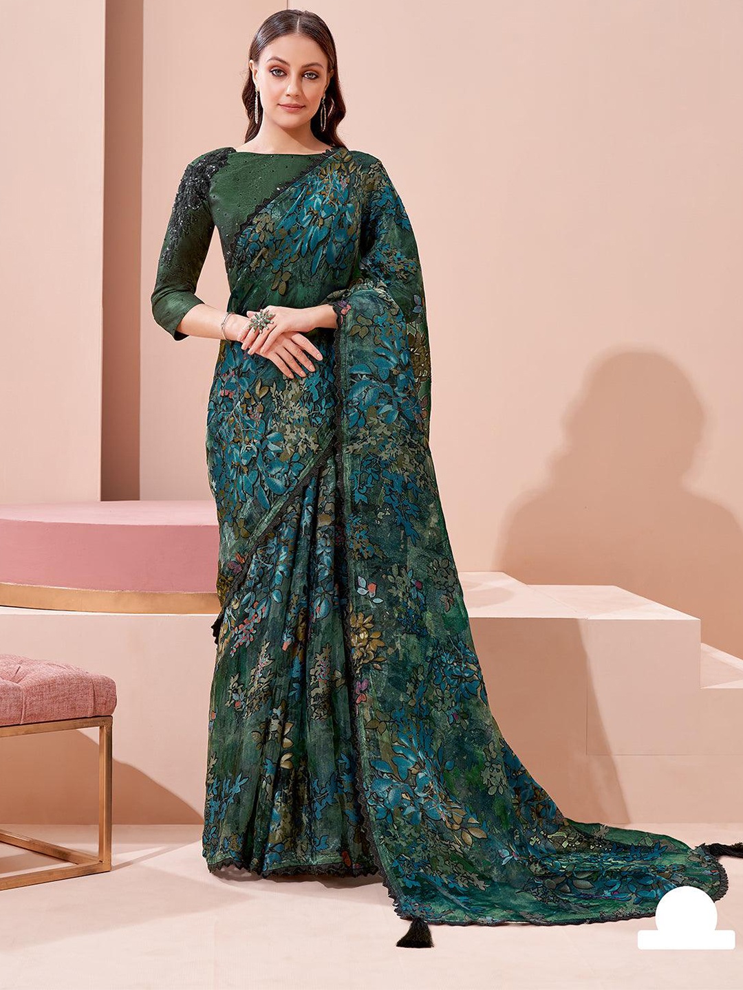 

ODETTE Floral Printed Saree, Green