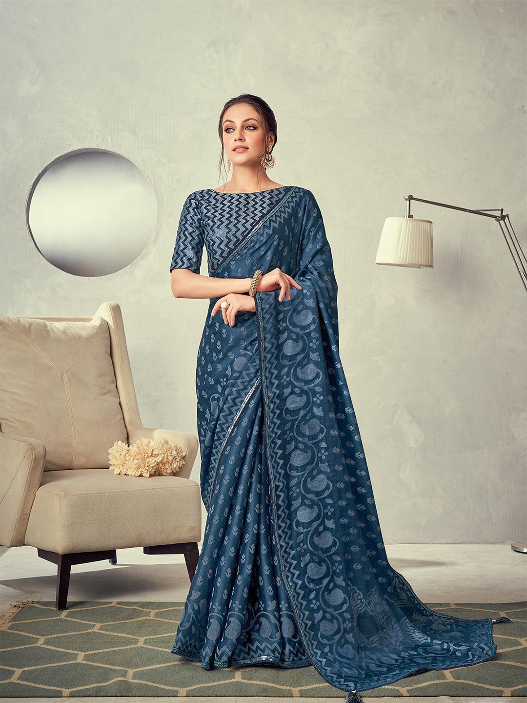 

ODETTE Ethnic Motifs Printed Sequinned Brasso Saree, Navy blue