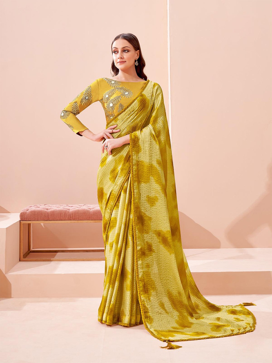

ODETTE Tie and Dye Sequinned Saree, Off white