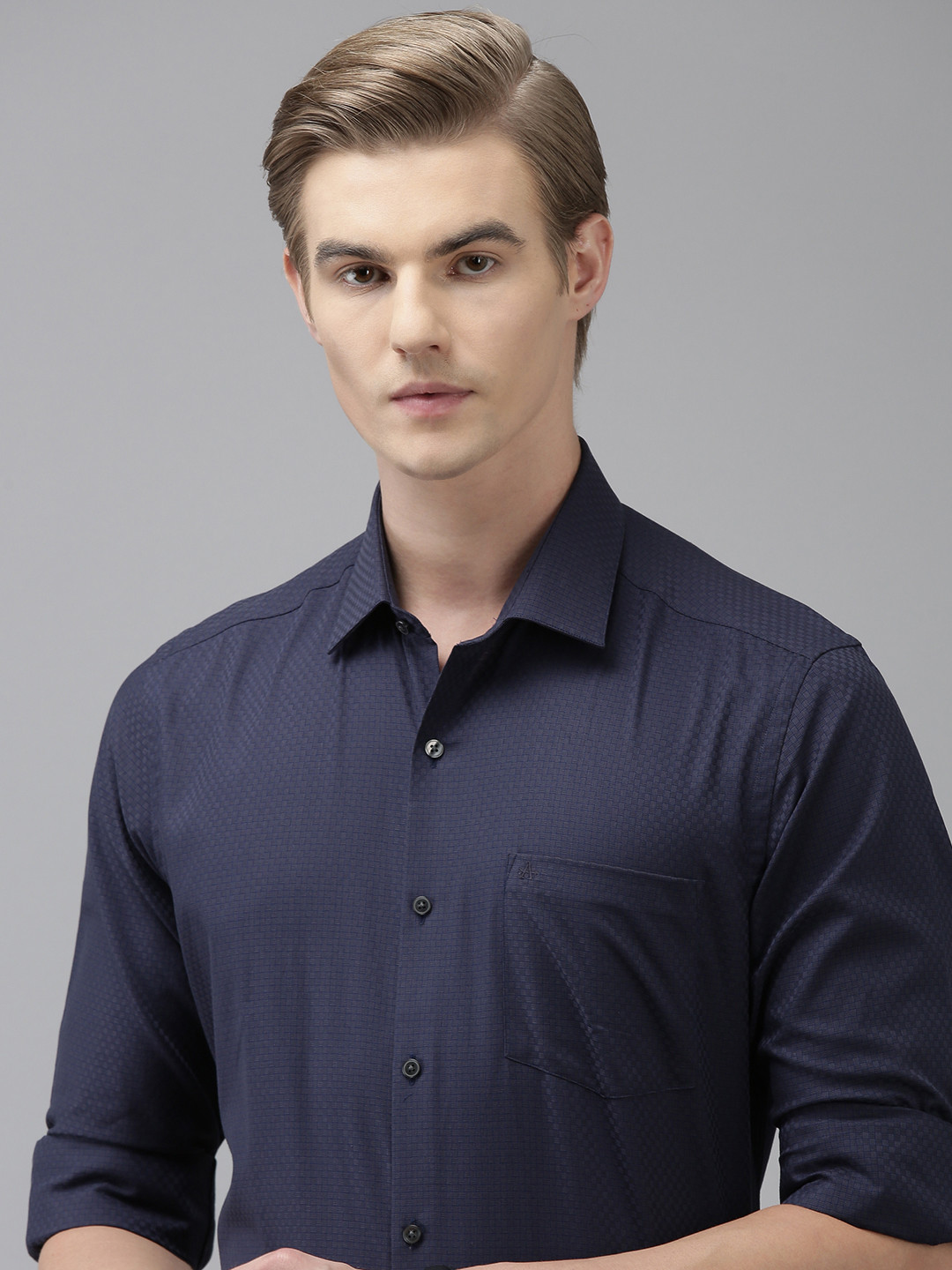 

Arrow Men Originals Manhattan Slim Fit Textured Pure Cotton Formal Shirt, Navy blue