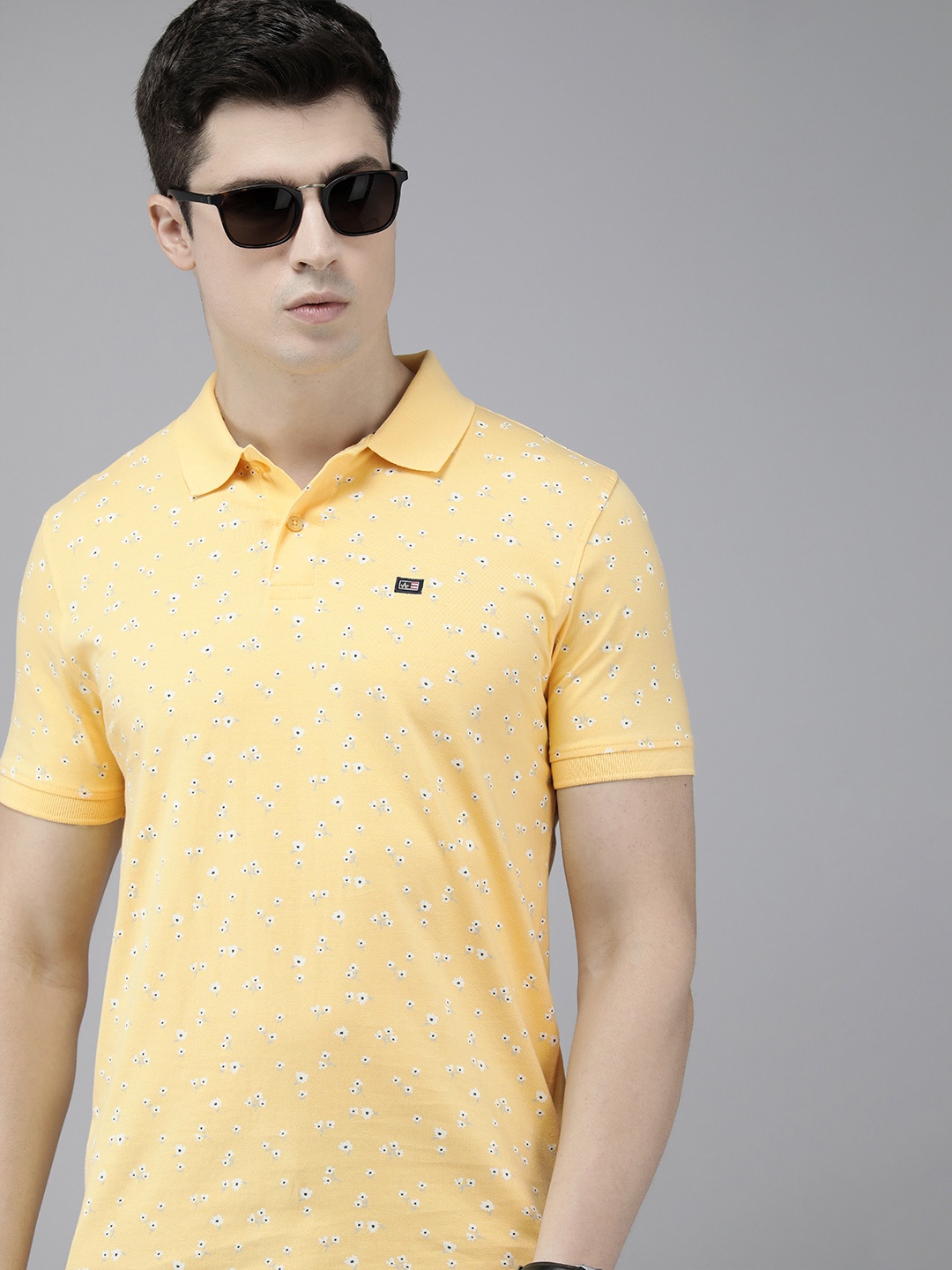 

Arrow Floral Printed Polo Collar Pure Cotton T-shirt, Yellow