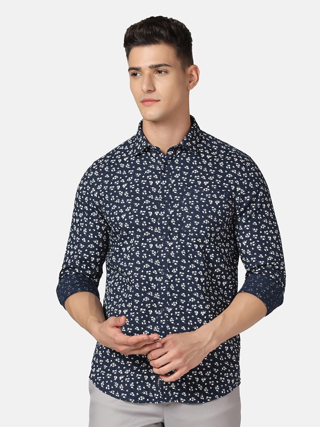

Blackberrys Slim Fit Floral Printed Pure Cotton Casual Shirt, Navy blue