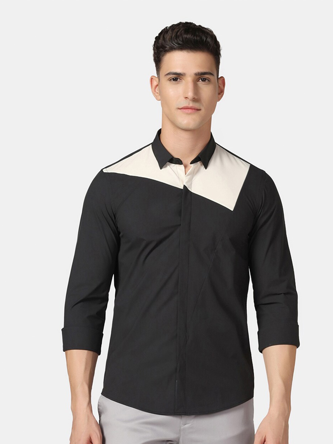 

Blackberrys Colourblocked Long Sleeves Slim Fit Casual Shirt, Black