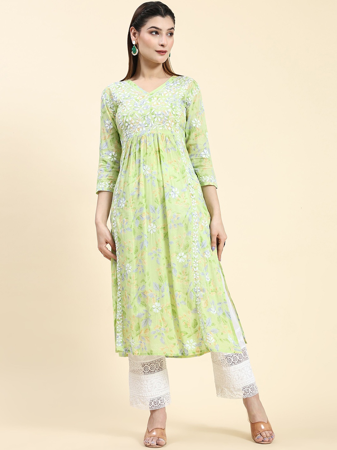 

HOUSE OF KARI Floral Embroidered Chikankari A-Line Kurta, Green