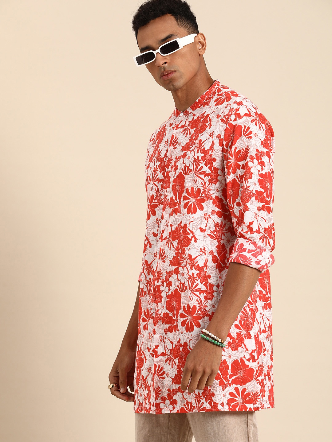 

Sangria Men Floral Printed Straight Kurta, Red