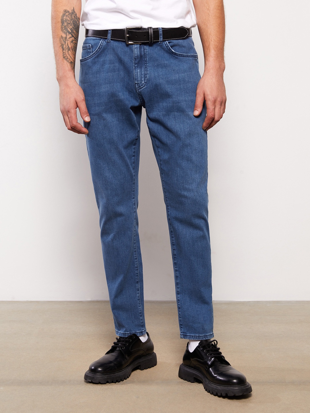 

LC Waikiki Men Regular Fit Light Fade Stretchable Jeans, Blue