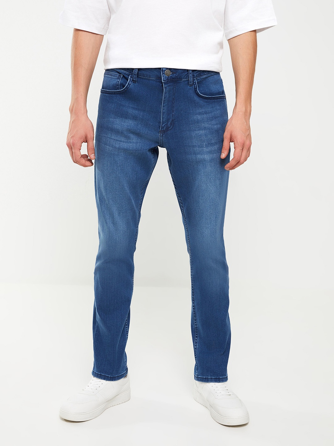

LC Waikiki Men Slim Fit Low-Rise Light Fade Stretchable Jeans, Blue