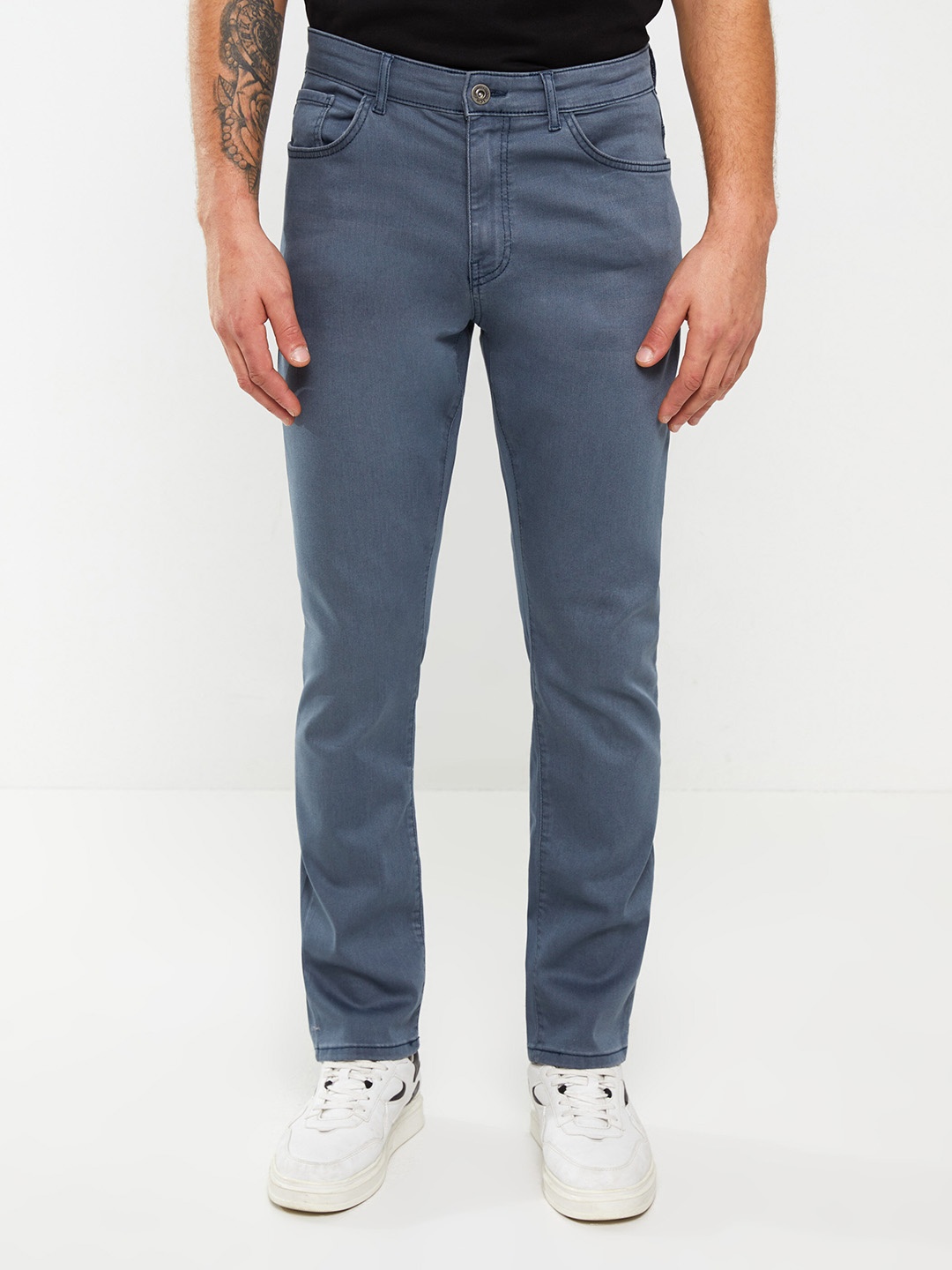 

LC Waikiki Men Low-Rise Stretchable Jeans, Grey