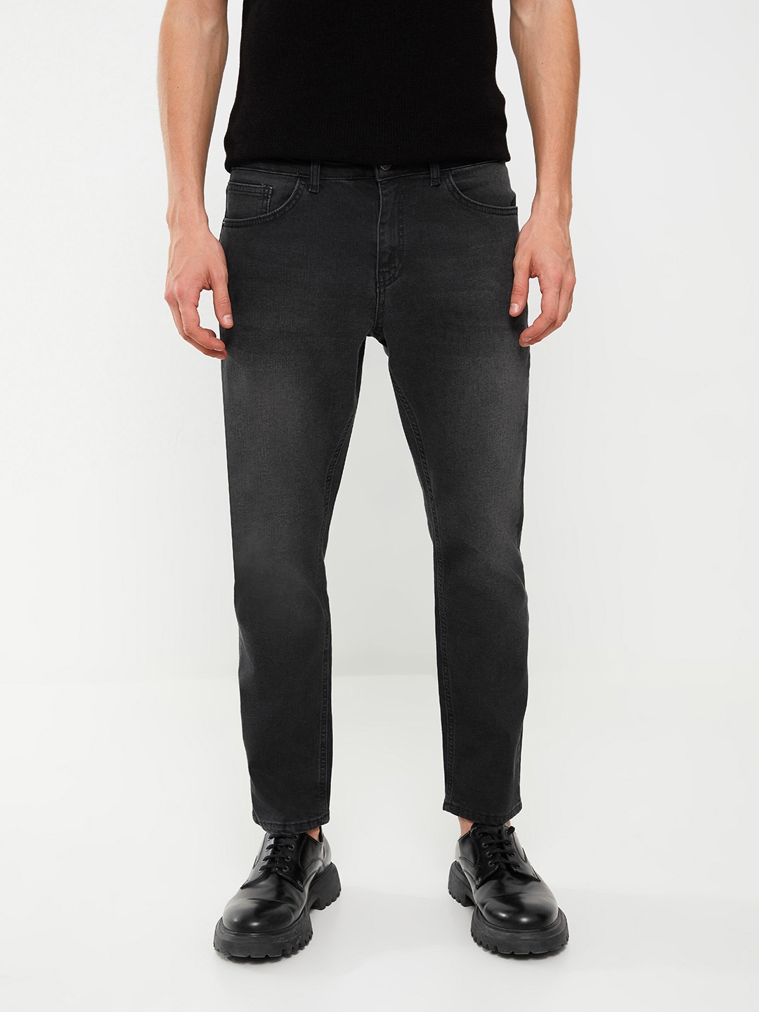 

LC Waikiki Men Light Fade Stretchable Jeans, Charcoal