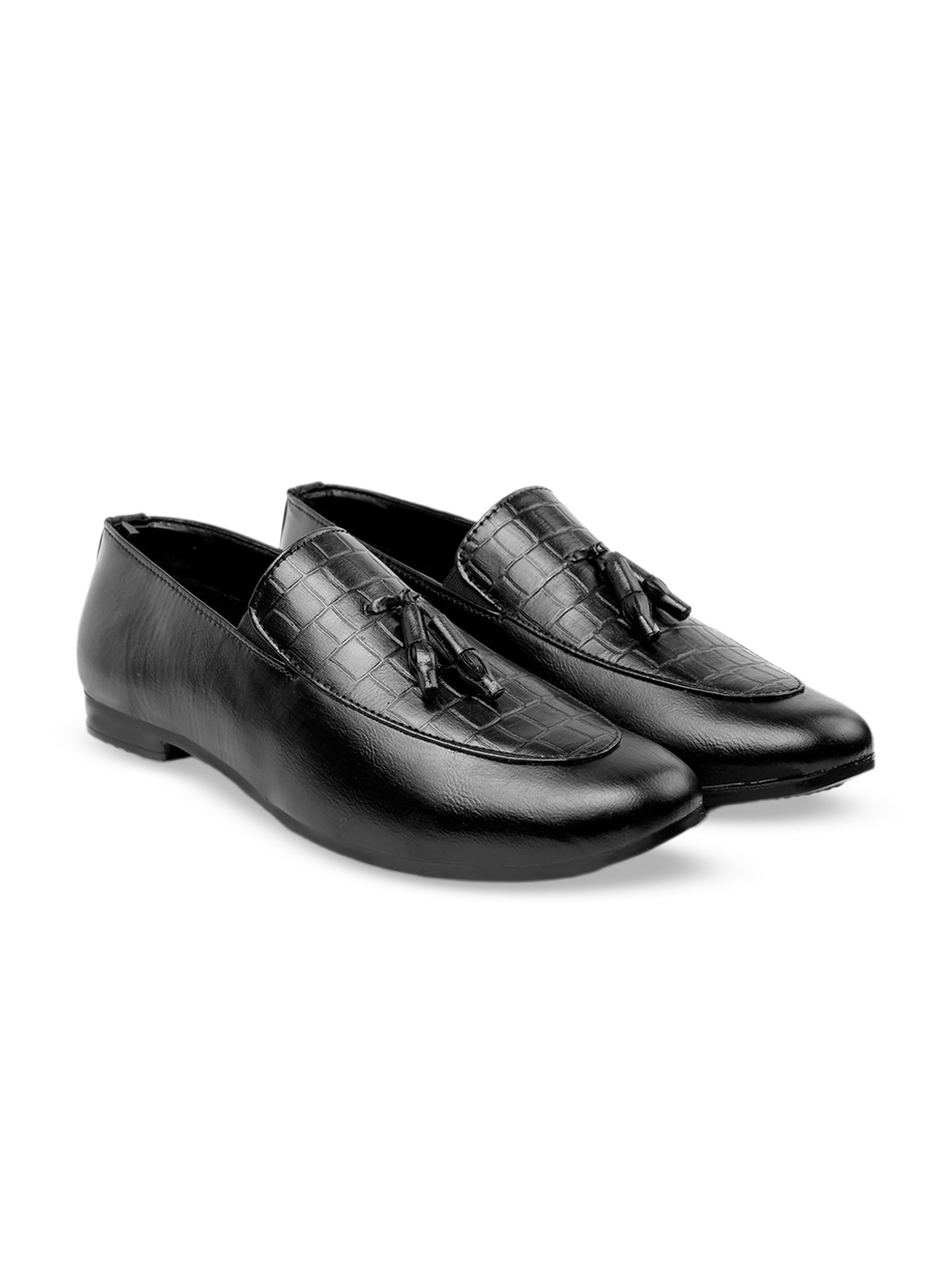 

Bxxy Men Textured Light Weight Tassel Loafers, Black