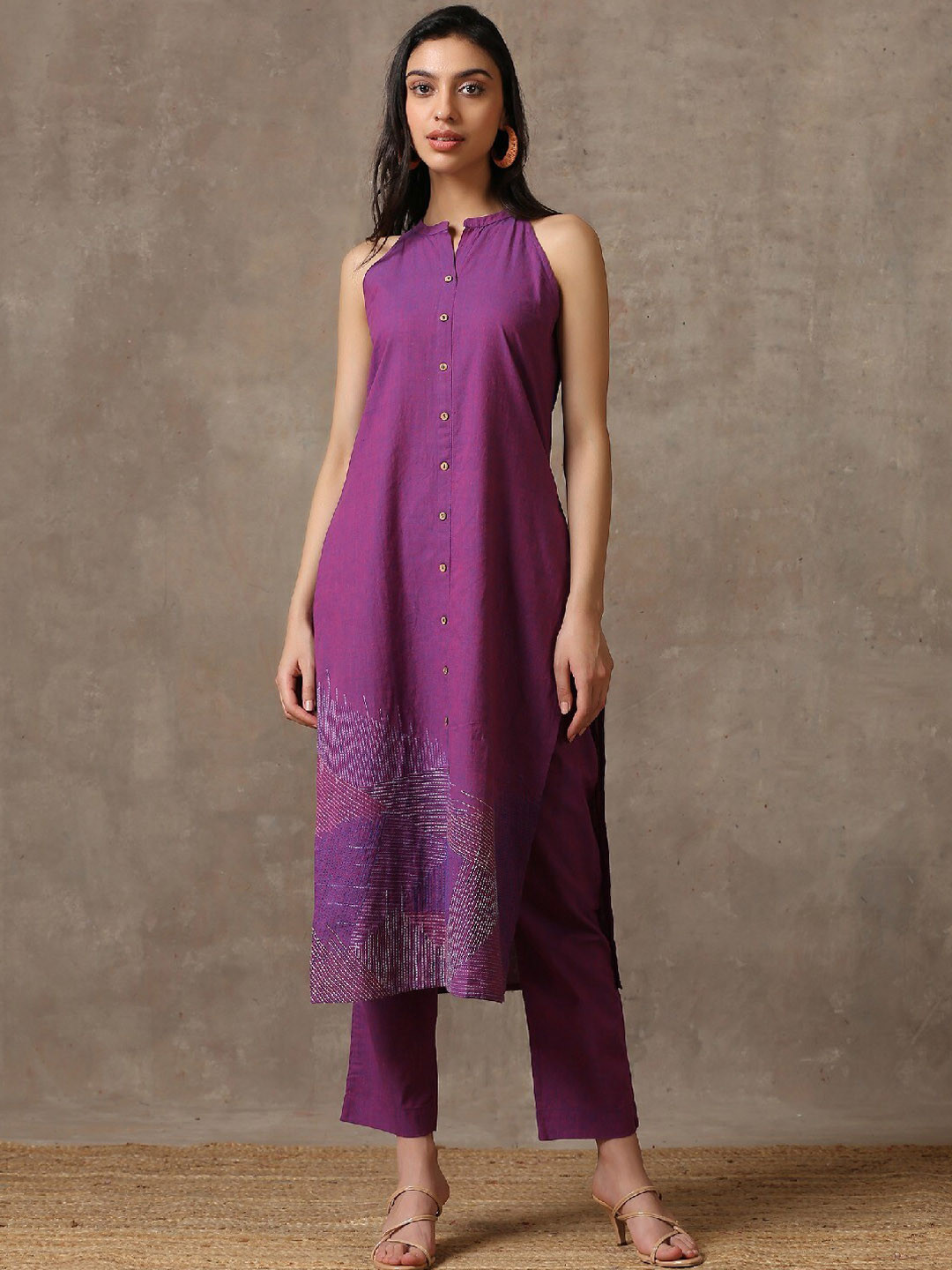 

OKHAI Embroidered Mandarin Collar Thread Work Pure Cotton Kurta With Trousers, Purple