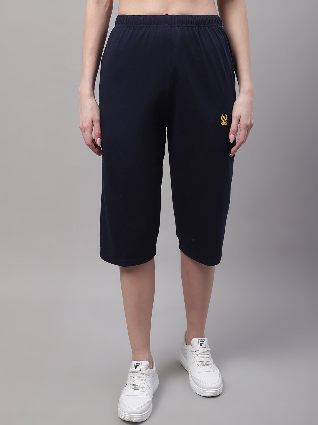 

MACK JONNEY Women Solid Cotton Capris, Blue