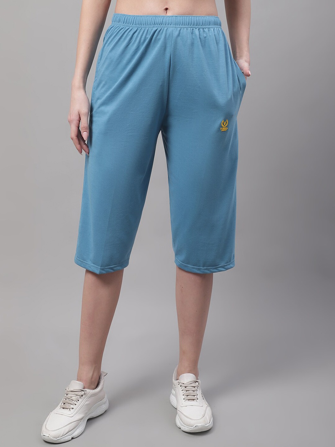 

MACK JONNEY Women Solid Cotton Capris, Blue