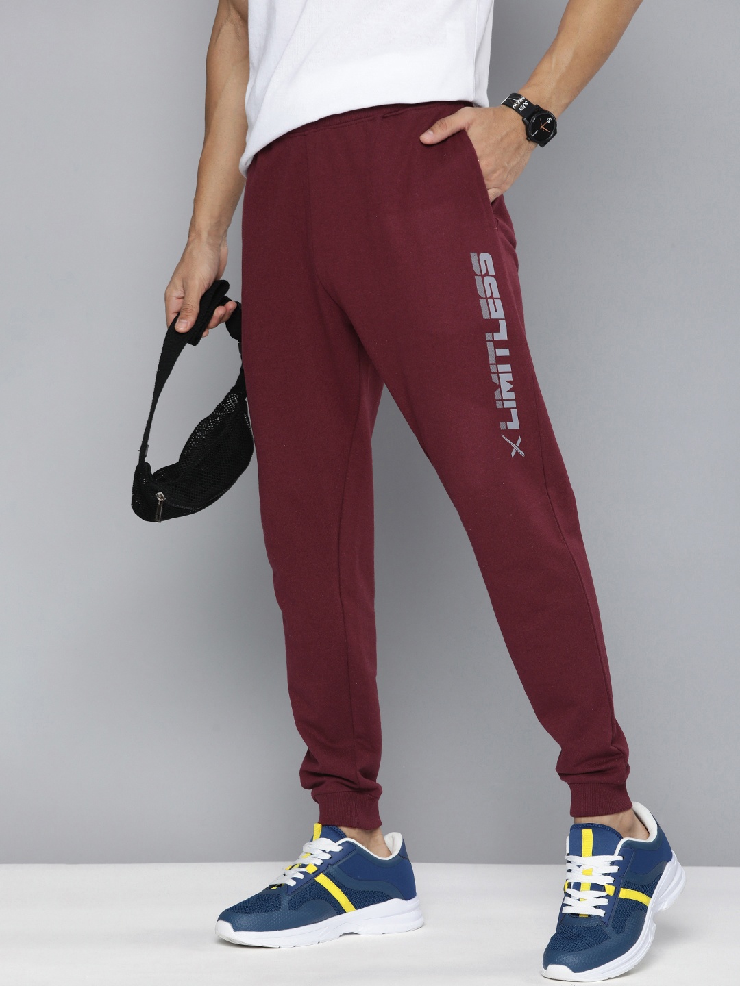 

HRX by Hrithik Roshan Men Typography Regular Fit Joggers, Burgundy