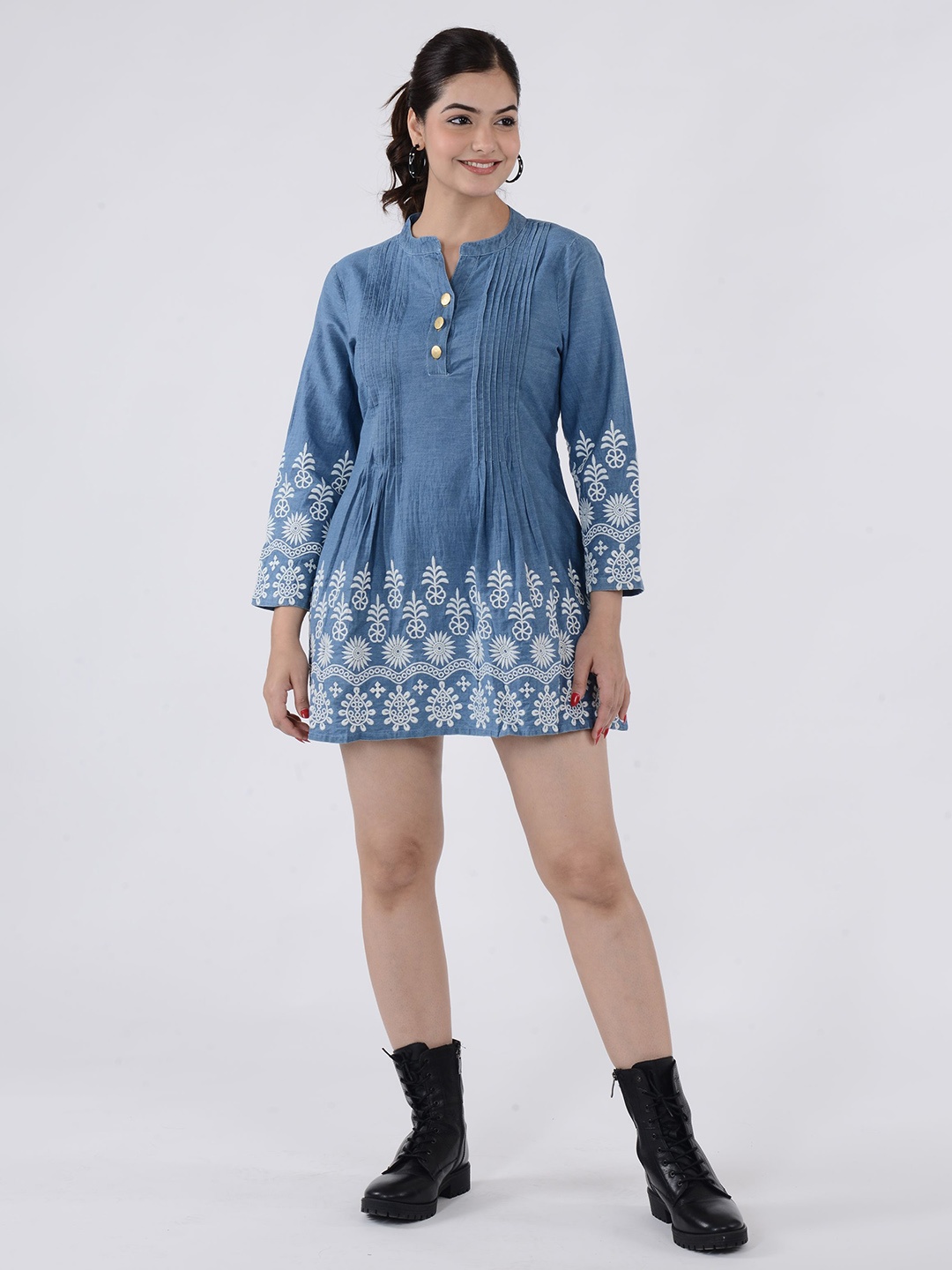 

SUMAVI-FASHION Floral Embroidered Denim Cotton A-Line Midi Dress, Blue