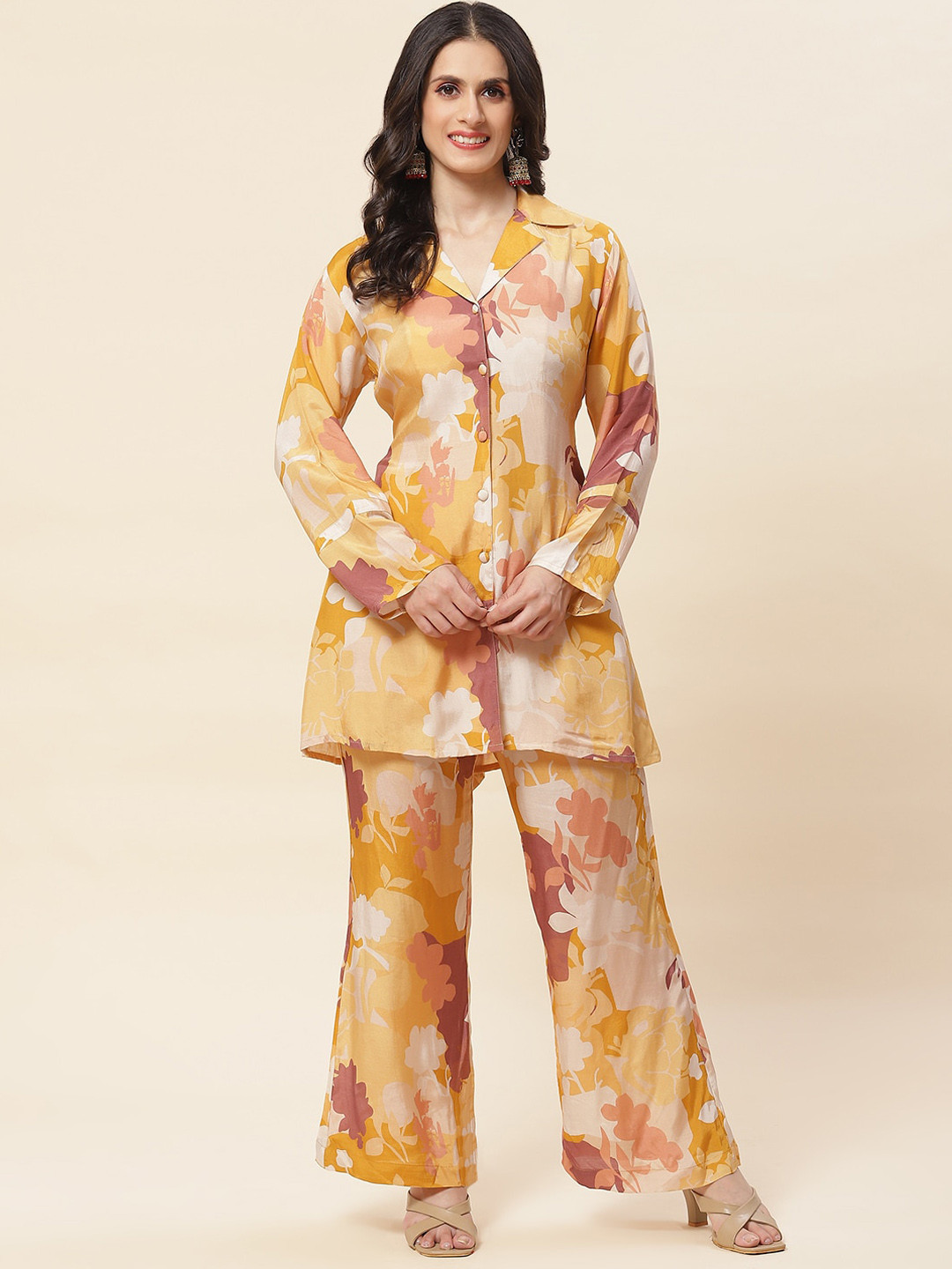 

Meena Bazaar Floral Printed Lapel Collar A-Line Kurti with Trousers, Yellow