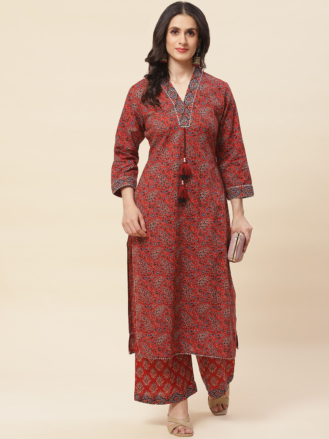 

Meena Bazaar Ethnic Motifs Printed Gotta Patti Kurta with Trousers, Red
