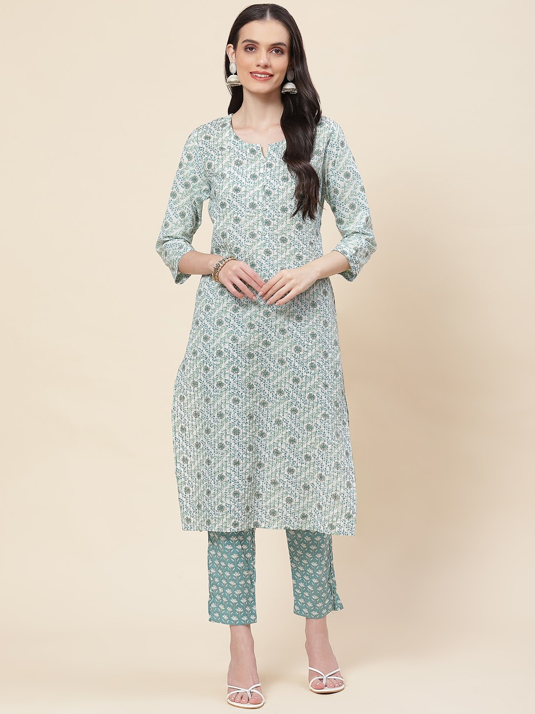 

Meena Bazaar Floral Printed Notched Neck Kurta With Trousers, Sea green
