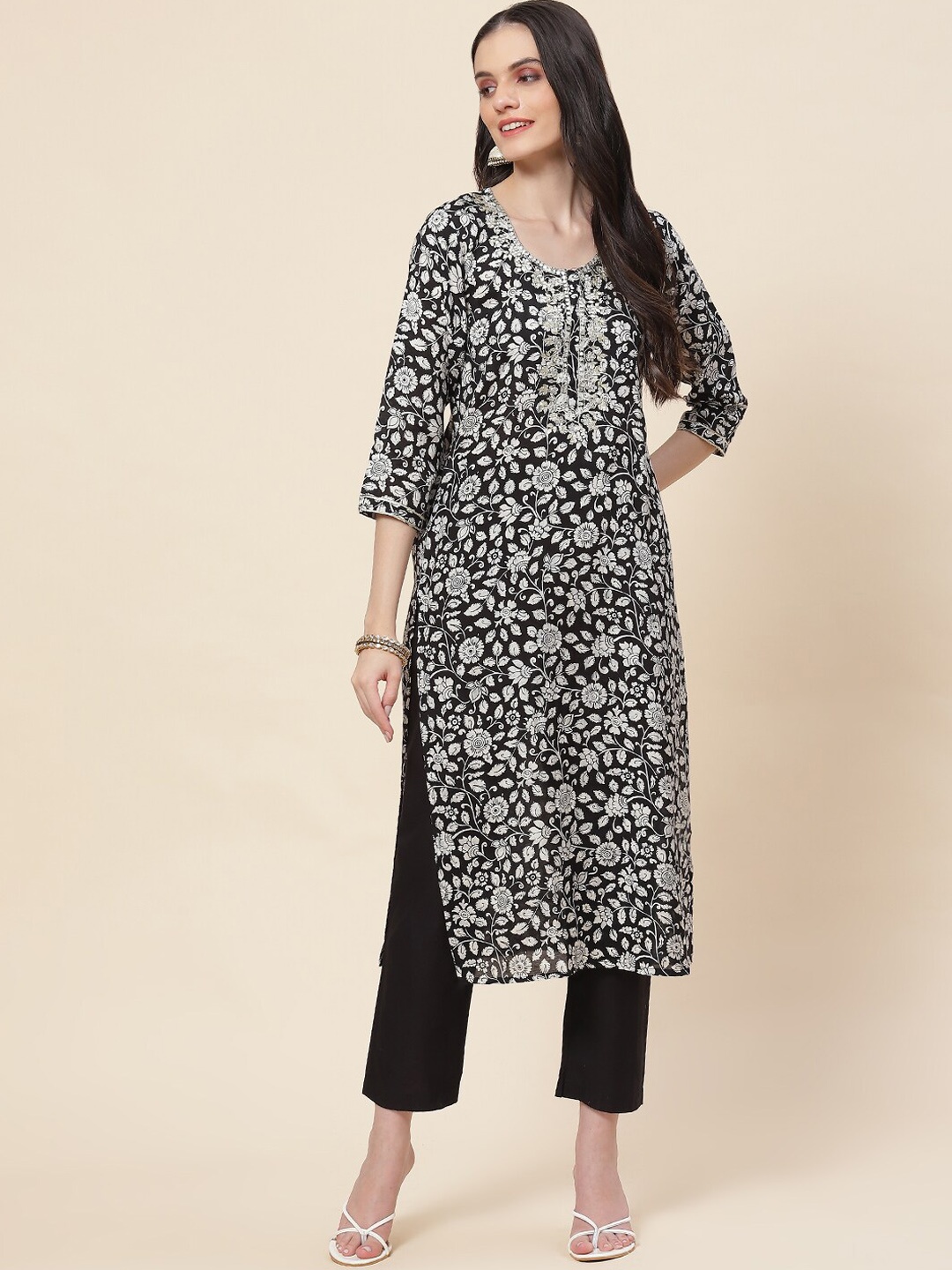 

Meena Bazaar Floral Printed Gotta Patti Kurta with Trousers, Black