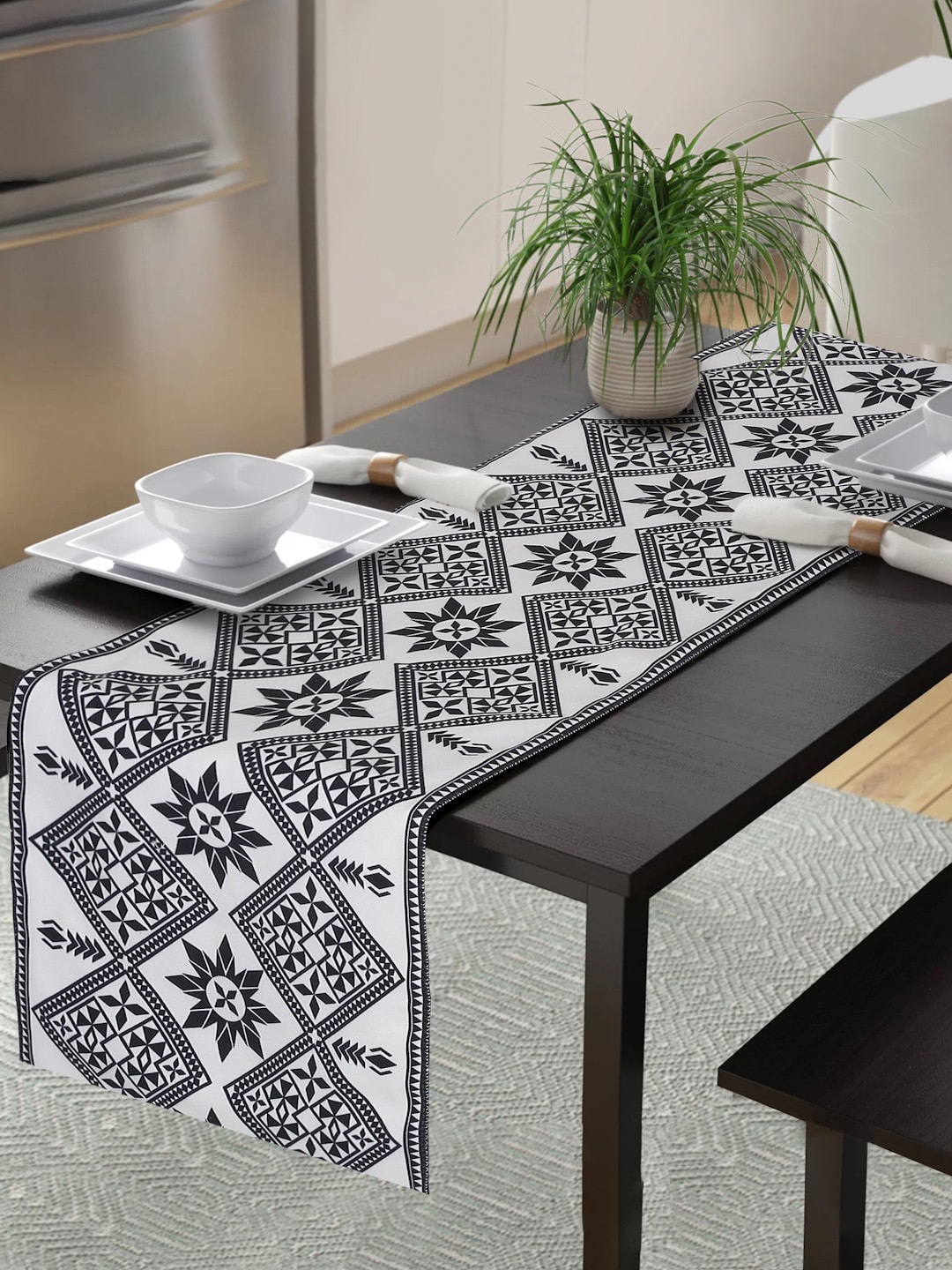 Alina decor White & Black Ethnic Motif Printed Table Runner