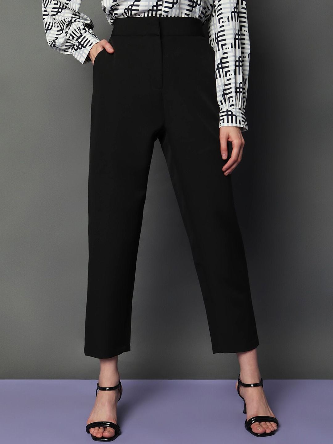 

Vero Moda Women Straight Fit High-Rise Cigarette Trousers, Black