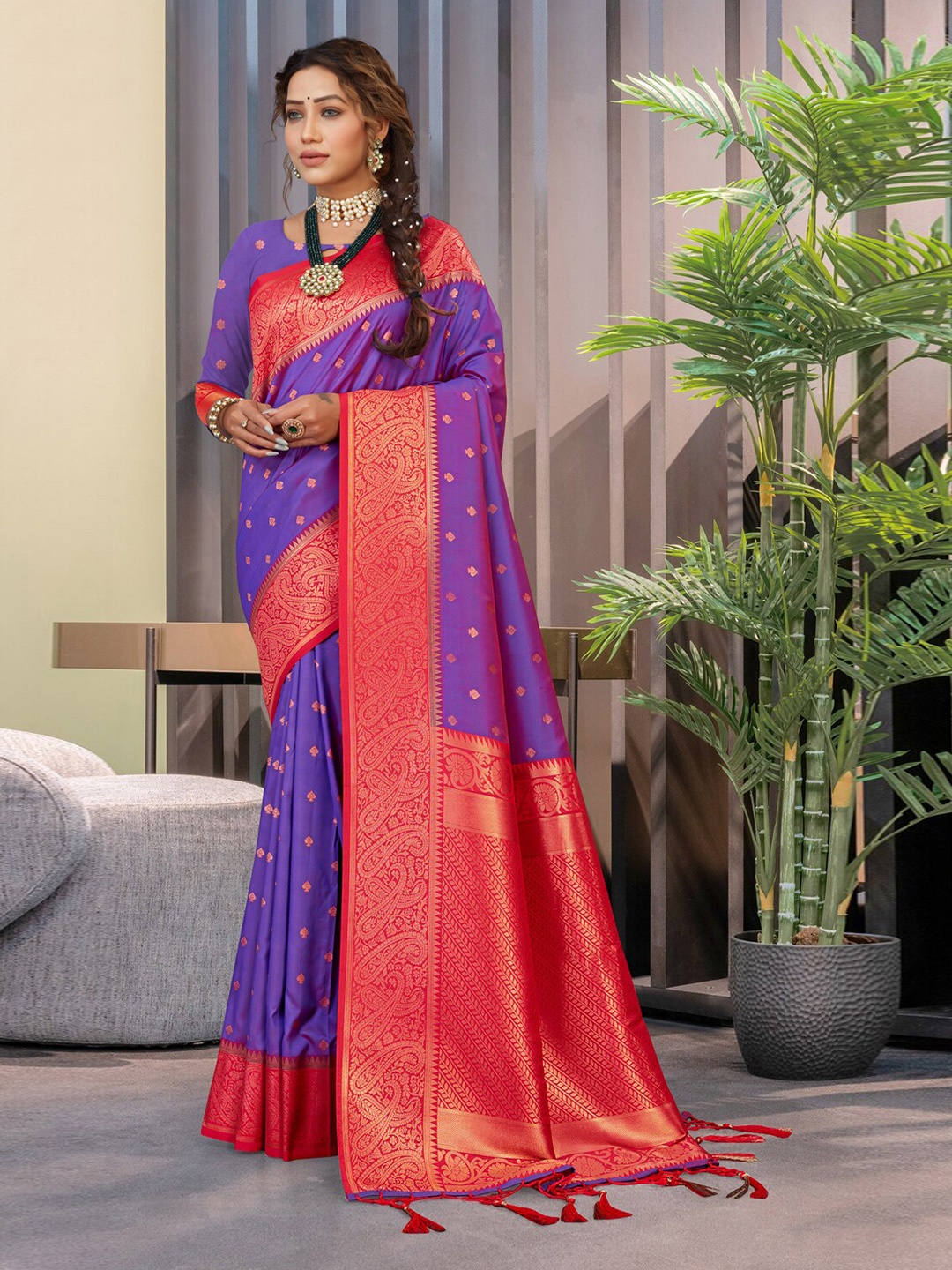 

Exclusiva Ethnic Motif Woven Design Zari Saree, Purple