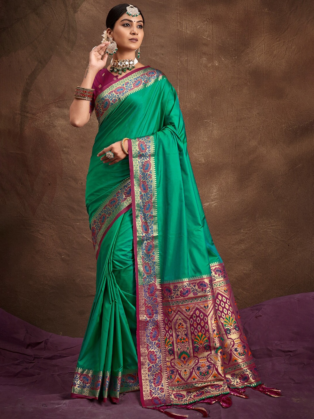 

Exclusiva Floral Woven Design Banarasi Saree, Green