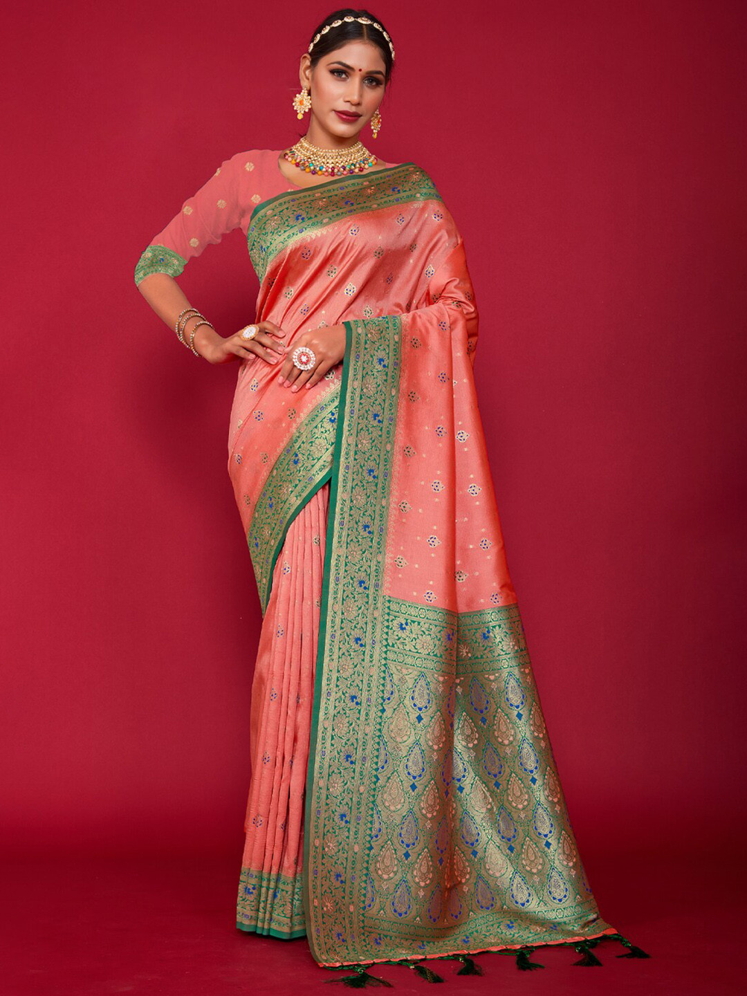 

Exclusiva Floral Woven Design Zari Saree, Peach