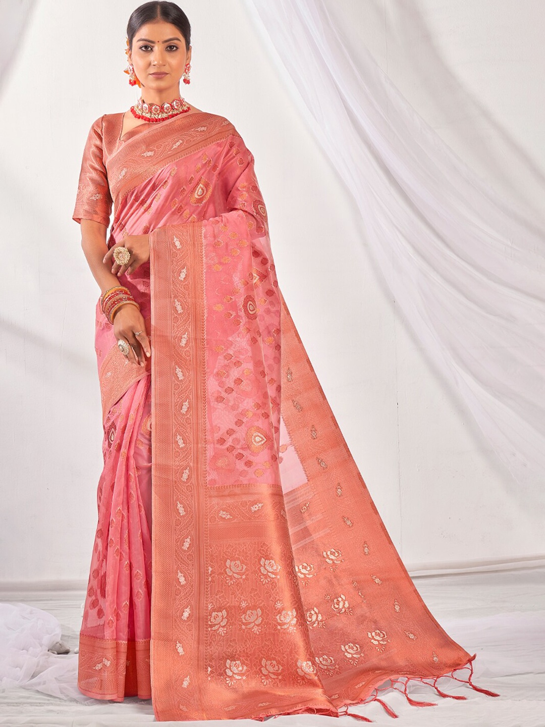 

Exclusiva Ethnic Motif Woven Design Zari Organza Saree, Pink