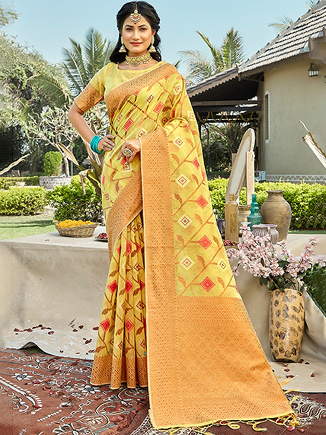 

Exclusiva Ethnic Motif Woven Design Zari Pure Cotton Saree, Yellow